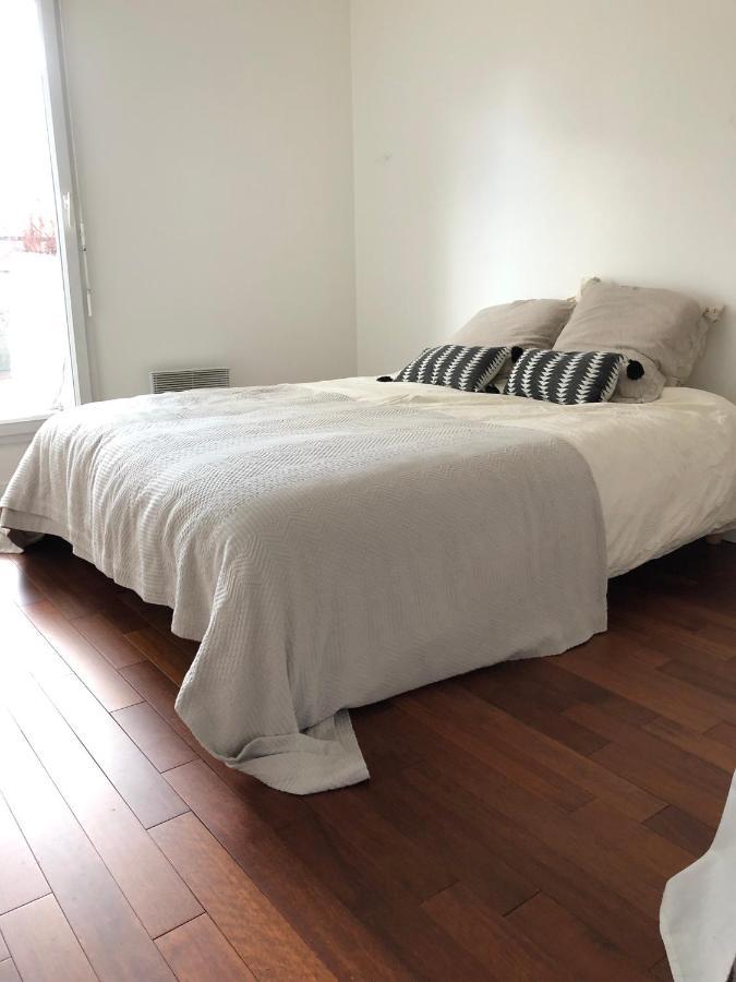 Bel Appartement Avec Terrasse Пантен Екстериор снимка